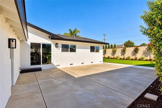 17342 Wild Rose, Huntington Beach, CA 92649