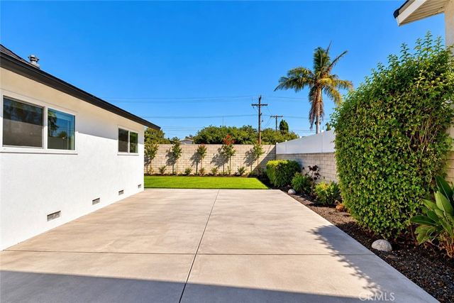 17342 Wild Rose, Huntington Beach, CA 92649