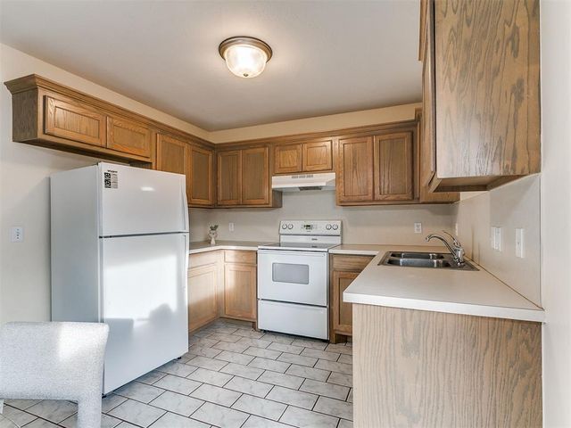 2561 Lynn Lane, Oklahoma City, OK 73120