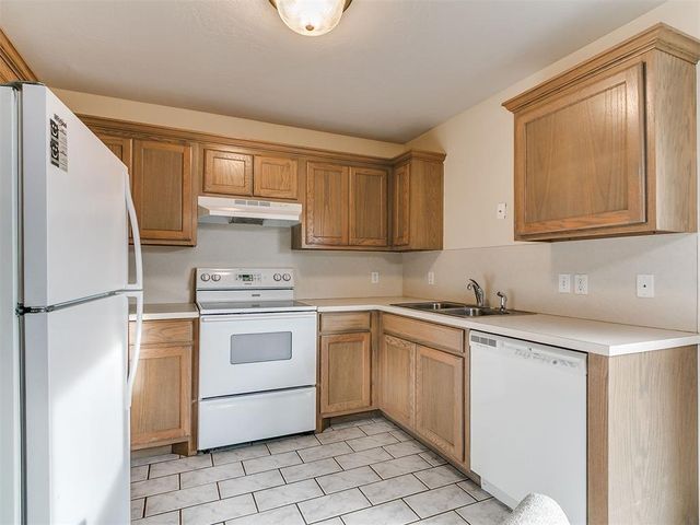 2561 Lynn Lane, Oklahoma City, OK 73120