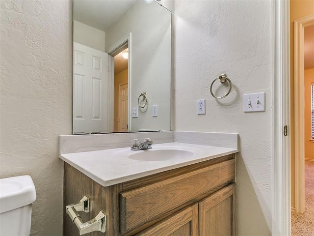 2561 Lynn Lane, Oklahoma City, OK 73120