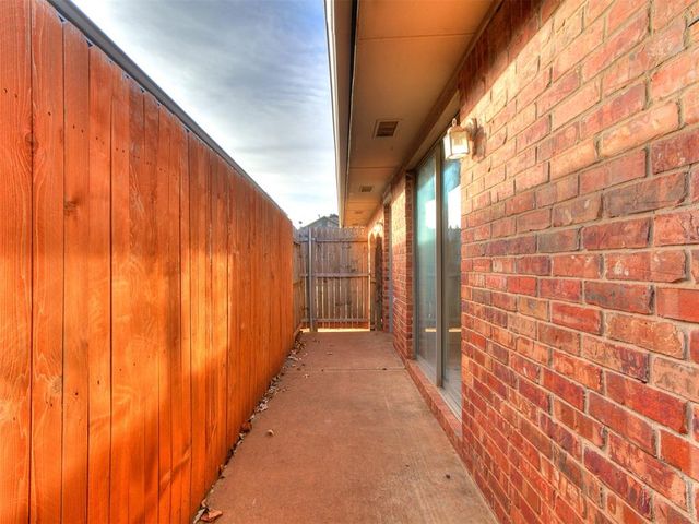 2561 Lynn Lane, Oklahoma City, OK 73120