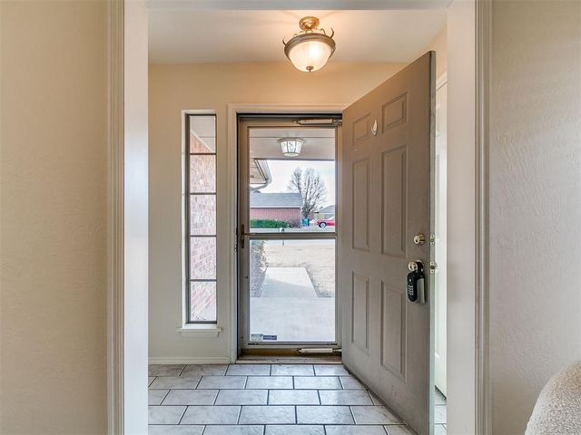 2561 Lynn Lane, Oklahoma City, OK 73120