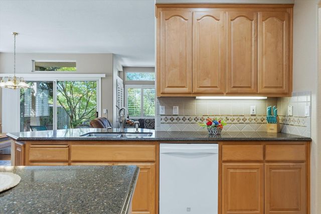 4716 Corona Cir, Rocklin, CA 95677