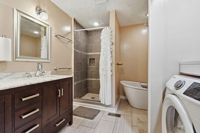 7585 Wrenview Drive 7585 Wrenview Drive, Springfield, OH 45502