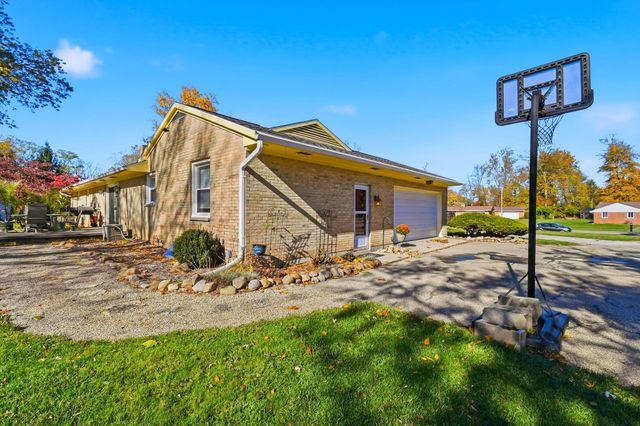 7585 Wrenview Drive 7585 Wrenview Drive, Springfield, OH 45502