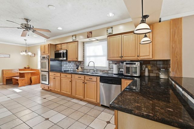 7585 Wrenview Drive 7585 Wrenview Drive, Springfield, OH 45502