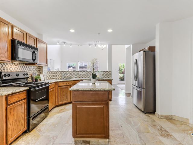 10084 Wake Bridge Drive, Frisco, TX 75035