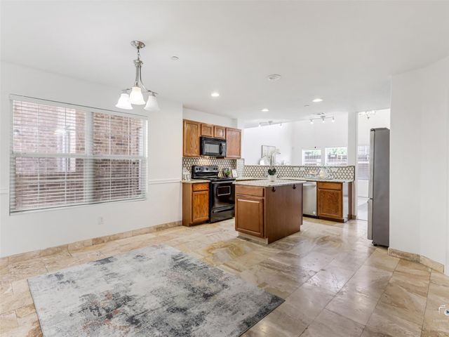 10084 Wake Bridge Drive, Frisco, TX 75035