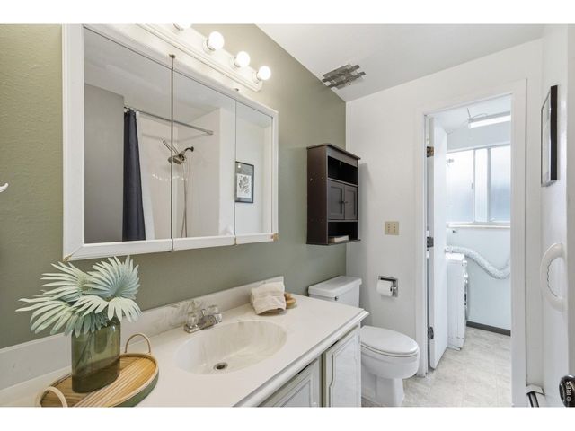 1404 Caddoa Dr 2, Loveland, CO 80538