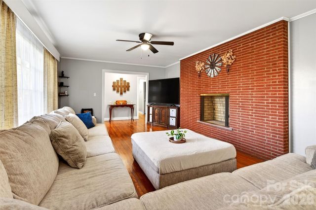 5395 NC 226 S Road S, Marion, NC 28752