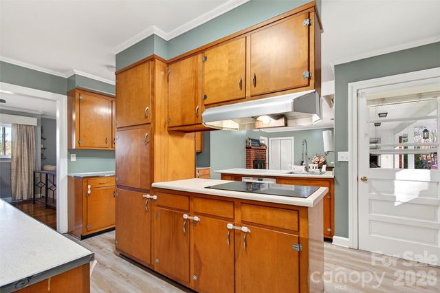 5395 NC 226 S Road S, Marion, NC 28752