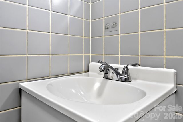 5395 NC 226 S Road S, Marion, NC 28752