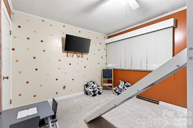 5395 NC 226 S Road S, Marion, NC 28752