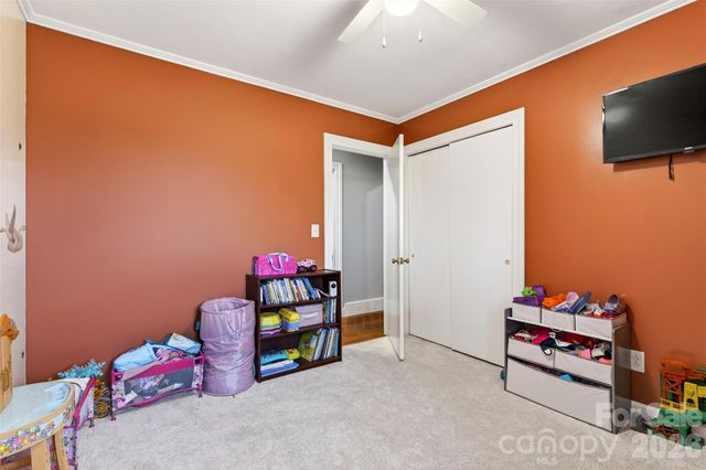 5395 NC 226 S Road S, Marion, NC 28752