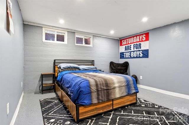 5395 NC 226 S Road S, Marion, NC 28752