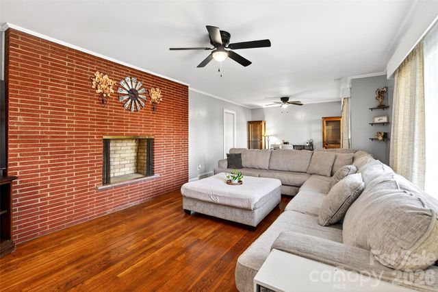 5395 NC 226 S Road S, Marion, NC 28752