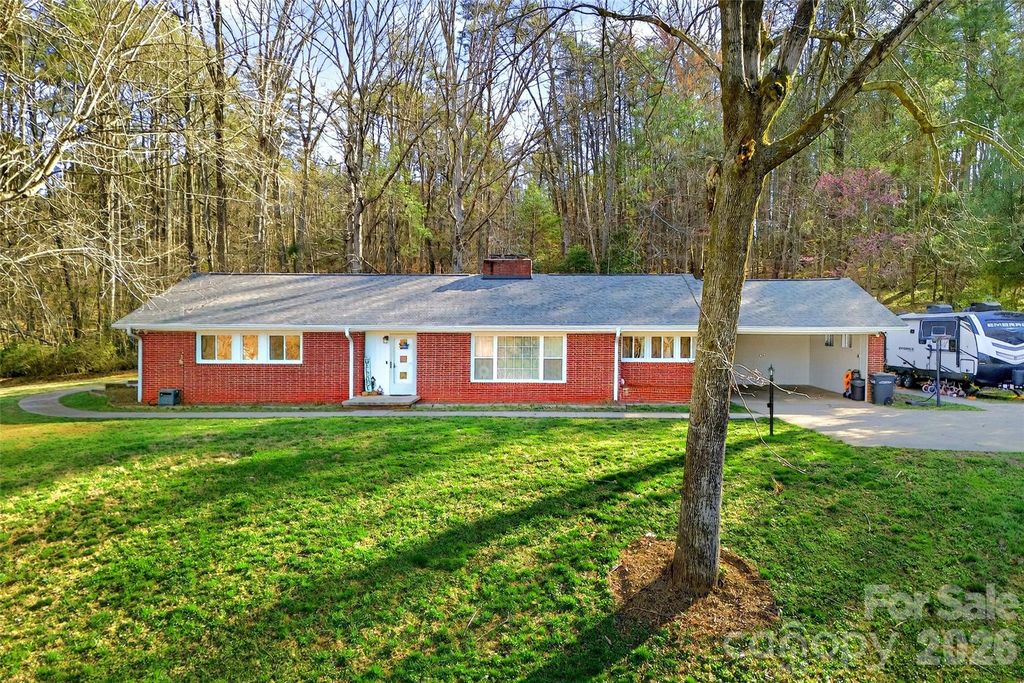 5395 NC 226 S Road S, Marion, NC 28752