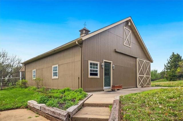 5601 W 181st Street, Stilwell, KS 66085