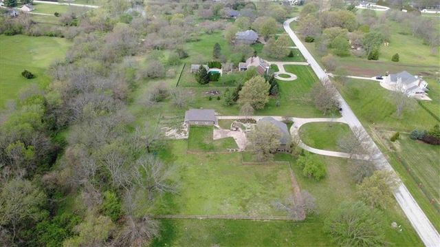 5601 W 181st Street, Stilwell, KS 66085