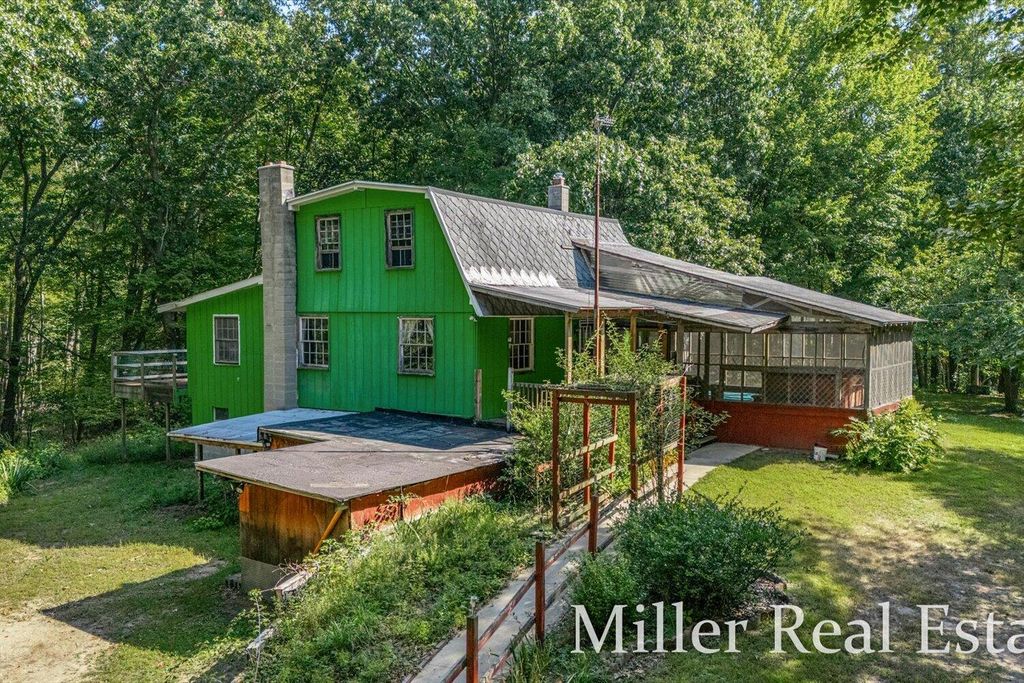 4233 Mud Lake Road, Johnstown Twp, MI 49021