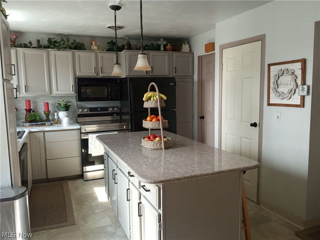 13578 Foxcroft Drive, Garfield Heights, OH 44125