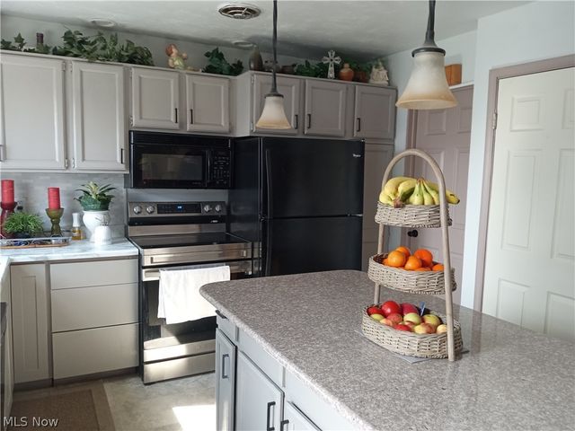 13578 Foxcroft Drive, Garfield Heights, OH 44125