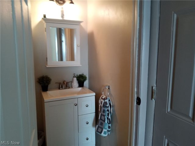 13578 Foxcroft Drive, Garfield Heights, OH 44125