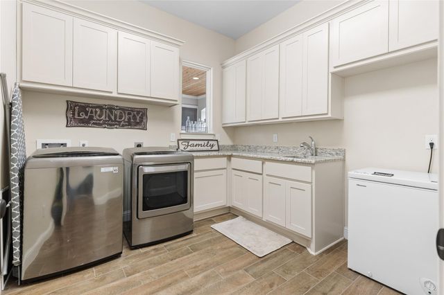 141 Sundog Road, Huntsville, TX 77340