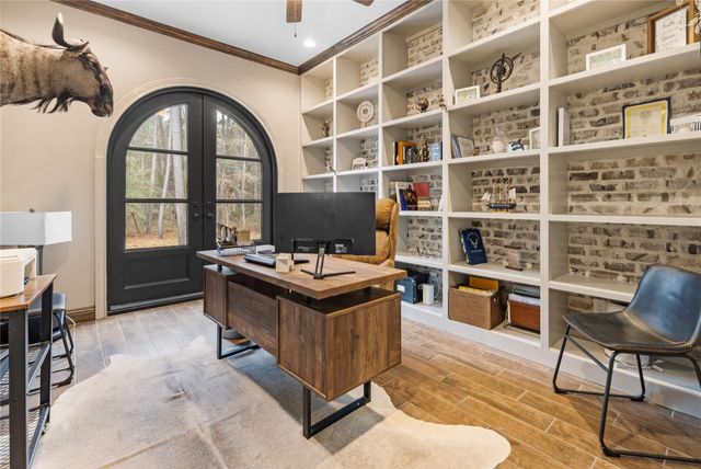 141 Sundog Road, Huntsville, TX 77340