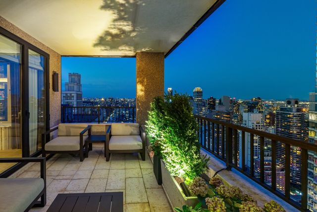 117 E 57th St Apt 49D 51D, New York City, NY 10022