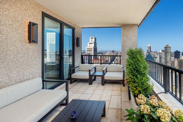 117 E 57th St Apt 49D 51D, New York City, NY 10022