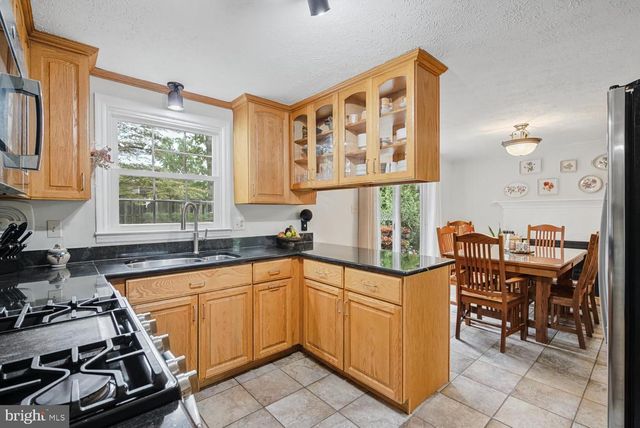 8629 CURTIS AVE, Alexandria, VA 22309
