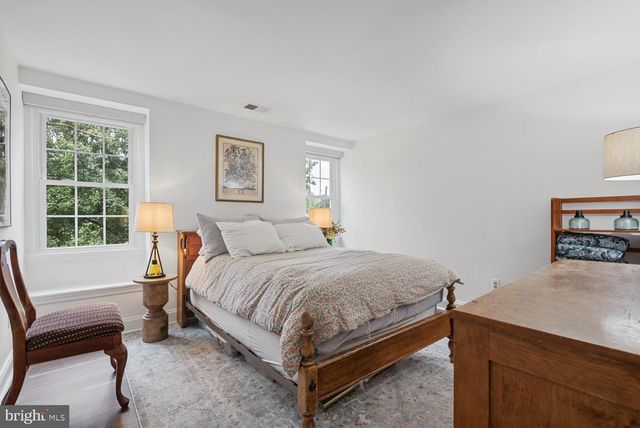 8629 CURTIS AVE, Alexandria, VA 22309