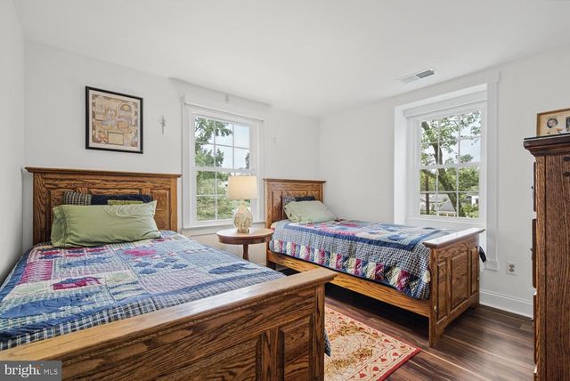 8629 CURTIS AVE, Alexandria, VA 22309