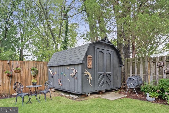 8629 CURTIS AVE, Alexandria, VA 22309