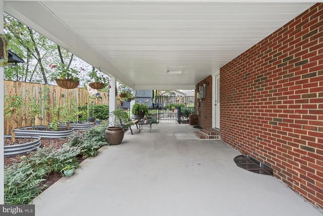 8629 CURTIS AVE, Alexandria, VA 22309