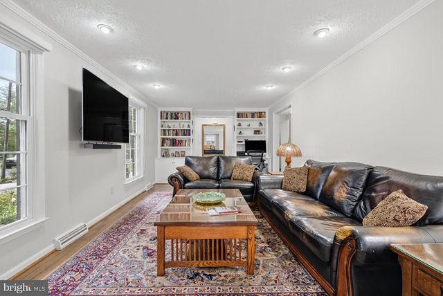 8629 CURTIS AVE, Alexandria, VA 22309