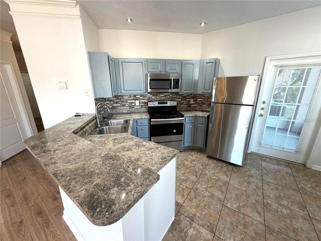 18022 VILLA CREEK DRIVE 18022, Tampa, FL 33647