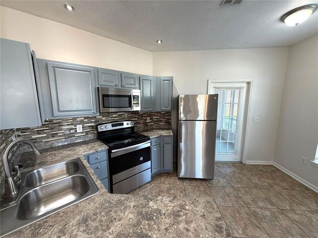 18022 VILLA CREEK DRIVE 18022, Tampa, FL 33647