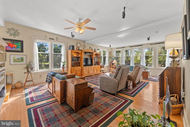 637 SUSQUEHANNA RD, Ambler, PA 19002