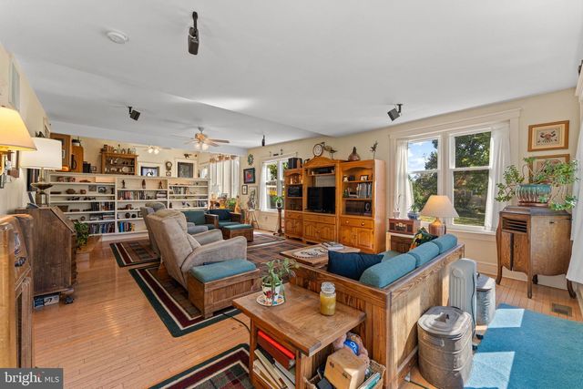 637 SUSQUEHANNA RD, Ambler, PA 19002