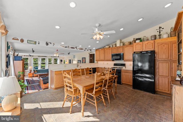 637 SUSQUEHANNA RD, Ambler, PA 19002