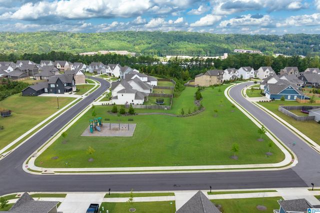 7986 KNOLL LANE, Trussville, AL 35173