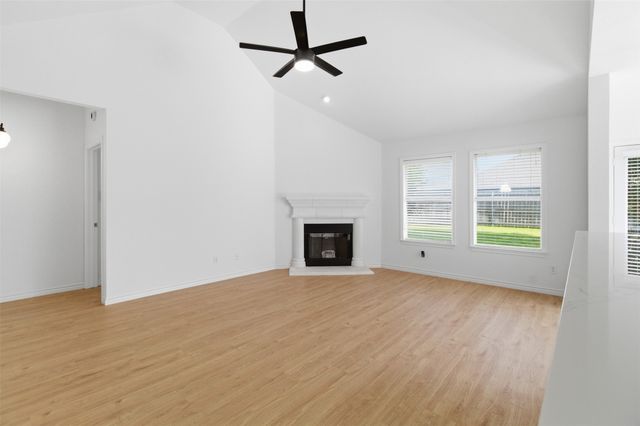 924 Bowie Drive, Lavon, TX 75166