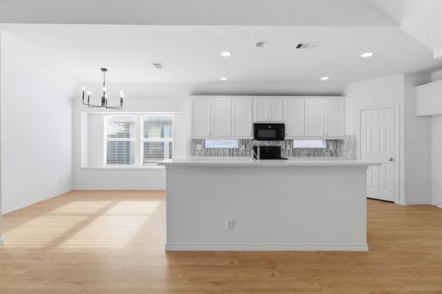 924 Bowie Drive, Lavon, TX 75166