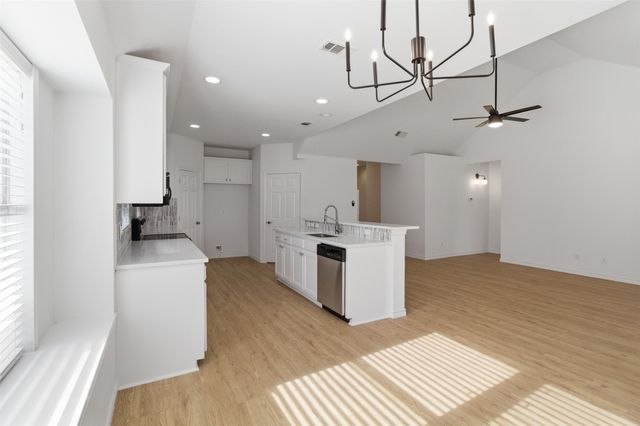 924 Bowie Drive, Lavon, TX 75166
