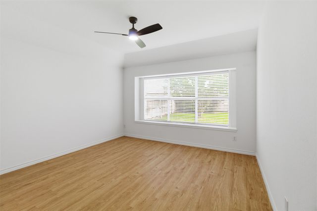 924 Bowie Drive, Lavon, TX 75166