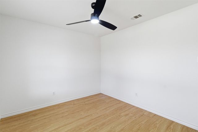 924 Bowie Drive, Lavon, TX 75166