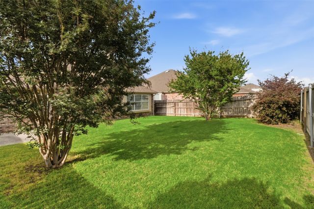 924 Bowie Drive, Lavon, TX 75166